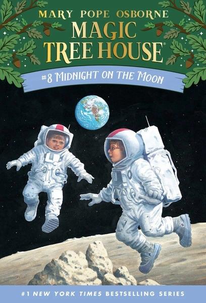 Magic Tree House: Midnight on the Moon by Mary Pope Osborne